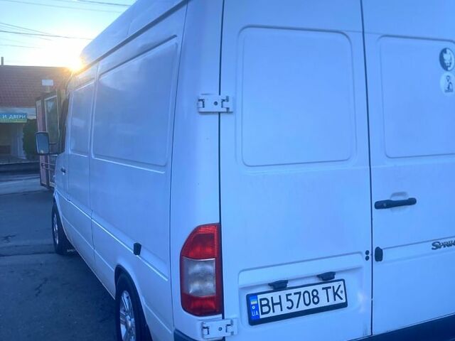 Белый Мерседес Sprinter, объемом двигателя 2.1 л и пробегом 444 тыс. км за 10500 $, фото 2 на Automoto.ua