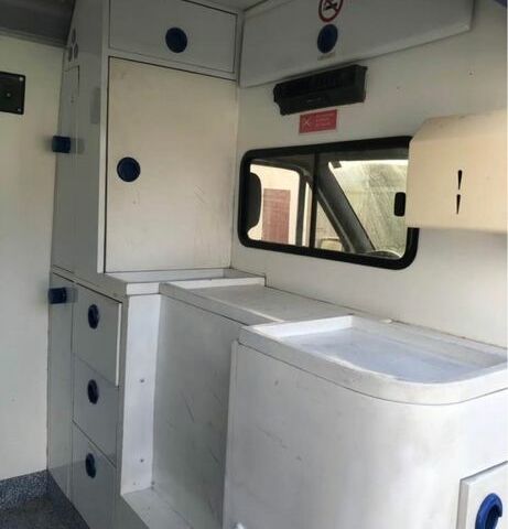 Белый Мерседес Sprinter, объемом двигателя 2.7 л и пробегом 500 тыс. км за 5809 $, фото 1 на Automoto.ua