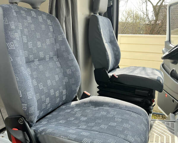 Белый Мерседес Sprinter, объемом двигателя 2.15 л и пробегом 157 тыс. км за 15600 $, фото 66 на Automoto.ua