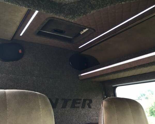 Белый Мерседес Sprinter, объемом двигателя 2.3 л и пробегом 559 тыс. км за 8800 $, фото 28 на Automoto.ua