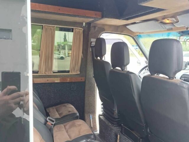 Білий Мерседес Sprinter, об'ємом двигуна 2.7 л та пробігом 420 тис. км за 10700 $, фото 6 на Automoto.ua
