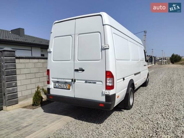 Белый Мерседес Sprinter, объемом двигателя 0 л и пробегом 260 тыс. км за 23900 $, фото 9 на Automoto.ua