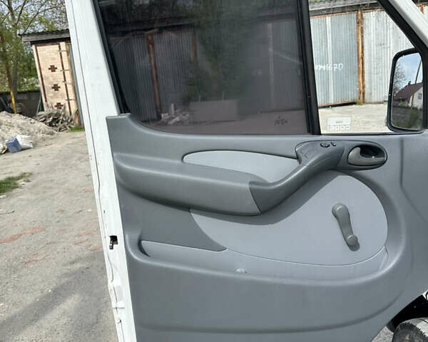 Білий Мерседес Sprinter, об'ємом двигуна 2.15 л та пробігом 450 тис. км за 11000 $, фото 8 на Automoto.ua