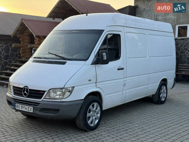 Белый Мерседес Sprinter, объемом двигателя 2.15 л и пробегом 500 тыс. км за 4999 $, фото 1 на Automoto.ua
