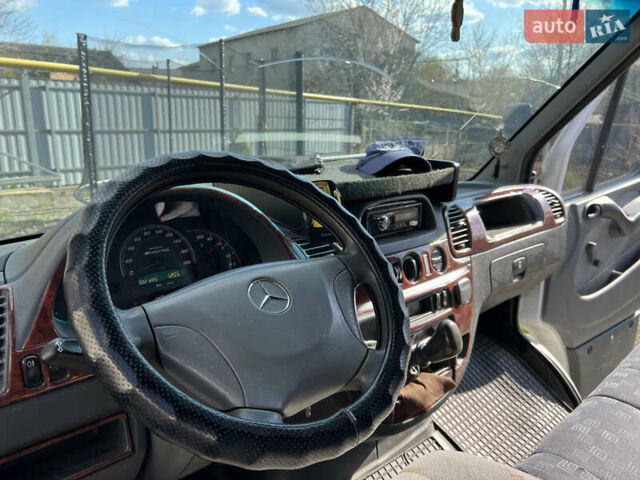 Белый Мерседес Sprinter, объемом двигателя 2.69 л и пробегом 400 тыс. км за 13500 $, фото 8 на Automoto.ua