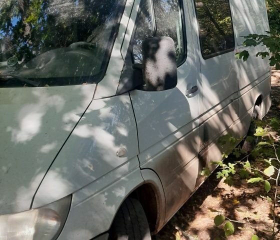 Белый Мерседес Sprinter, объемом двигателя 3 л и пробегом 264 тыс. км за 3400 $, фото 4 на Automoto.ua