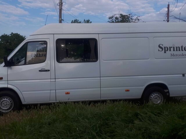 Білий Мерседес Sprinter, об'ємом двигуна 2.2 л та пробігом 500 тис. км за 10000 $, фото 14 на Automoto.ua