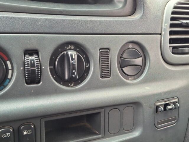 Белый Мерседес Sprinter, объемом двигателя 2 л и пробегом 371 тыс. км за 4100 $, фото 5 на Automoto.ua