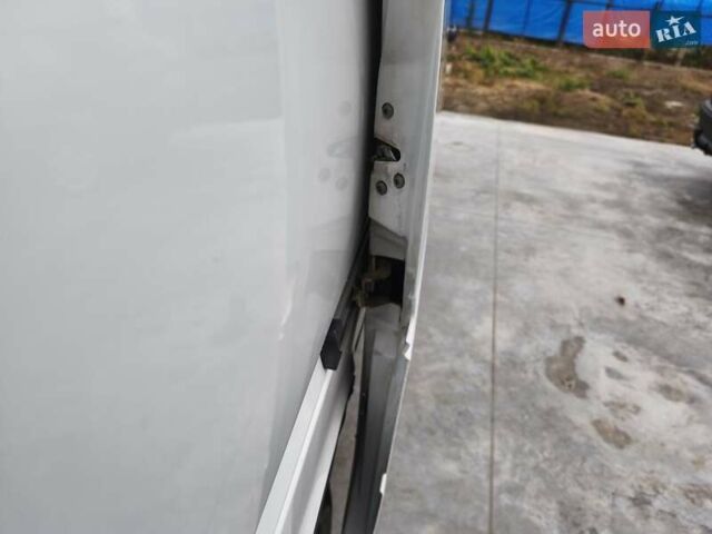 Білий Мерседес Sprinter, об'ємом двигуна 2.1 л та пробігом 536 тис. км за 7400 $, фото 31 на Automoto.ua
