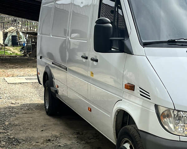 Белый Мерседес Sprinter, объемом двигателя 2.15 л и пробегом 157 тыс. км за 15600 $, фото 59 на Automoto.ua