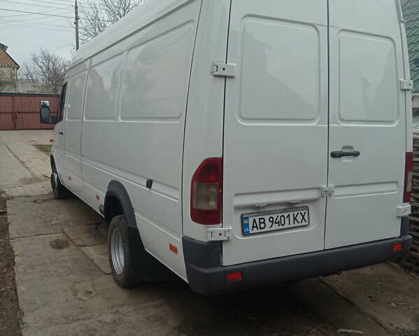 Белый Мерседес Sprinter, объемом двигателя 2.69 л и пробегом 518 тыс. км за 13200 $, фото 4 на Automoto.ua