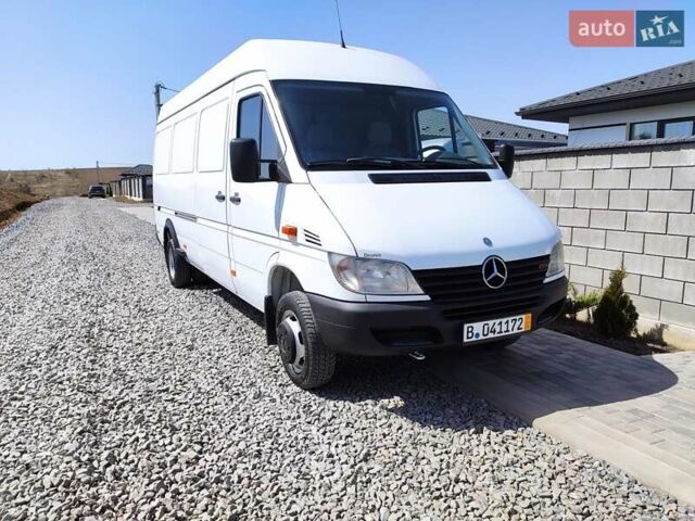 Белый Мерседес Sprinter, объемом двигателя 0 л и пробегом 260 тыс. км за 23900 $, фото 3 на Automoto.ua