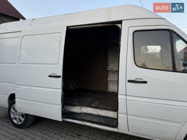 Белый Мерседес Sprinter, объемом двигателя 2.15 л и пробегом 500 тыс. км за 4999 $, фото 10 на Automoto.ua