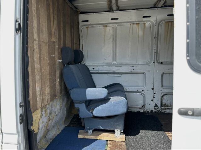 Белый Мерседес Sprinter, объемом двигателя 2.2 л и пробегом 500 тыс. км за 4600 $, фото 18 на Automoto.ua