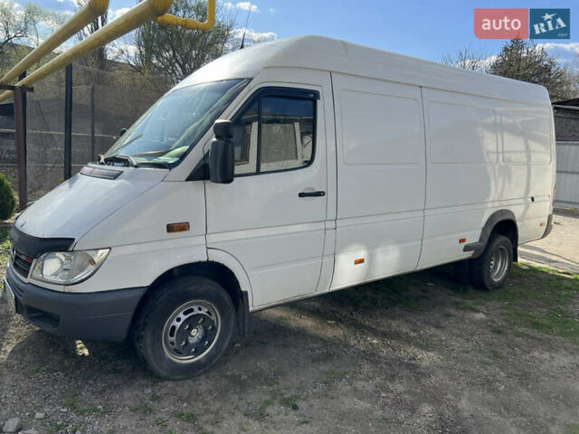 Белый Мерседес Sprinter, объемом двигателя 2.69 л и пробегом 400 тыс. км за 13500 $, фото 6 на Automoto.ua