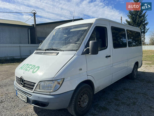 Белый Мерседес Sprinter, объемом двигателя 2.1 л и пробегом 343 тыс. км за 5950 $, фото 1 на Automoto.ua