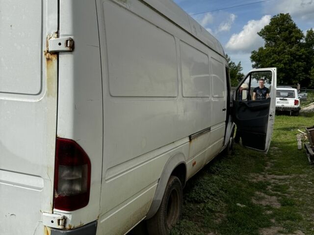 Белый Мерседес Sprinter, объемом двигателя 2.7 л и пробегом 450 тыс. км за 7700 $, фото 4 на Automoto.ua