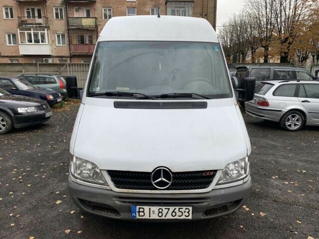 Белый Мерседес Sprinter, объемом двигателя 2.7 л и пробегом 320 тыс. км за 3550 $, фото 3 на Automoto.ua