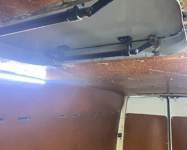 Білий Мерседес Sprinter, об'ємом двигуна 2.15 л та пробігом 358 тис. км за 11450 $, фото 25 на Automoto.ua