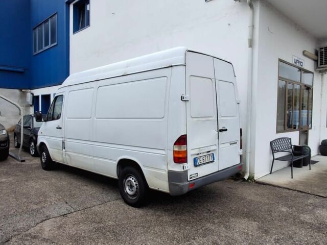 Белый Мерседес Sprinter, объемом двигателя 2 л и пробегом 371 тыс. км за 4100 $, фото 2 на Automoto.ua
