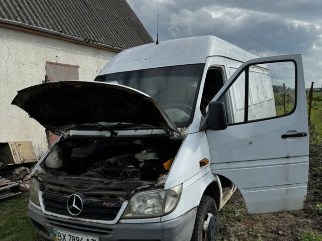 Белый Мерседес Sprinter, объемом двигателя 2.7 л и пробегом 450 тыс. км за 7700 $, фото 1 на Automoto.ua