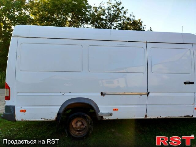 Білий Мерседес Sprinter, об'ємом двигуна 2.7 л та пробігом 378 тис. км за 12500 $, фото 4 на Automoto.ua