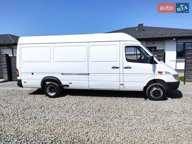 Белый Мерседес Sprinter, объемом двигателя 0 л и пробегом 260 тыс. км за 23900 $, фото 6 на Automoto.ua