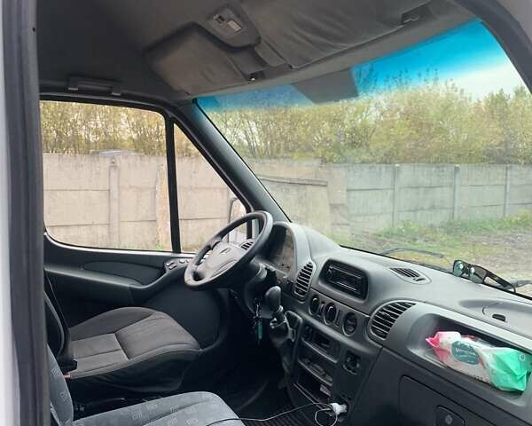 Білий Мерседес Sprinter, об'ємом двигуна 2.15 л та пробігом 536 тис. км за 9600 $, фото 3 на Automoto.ua