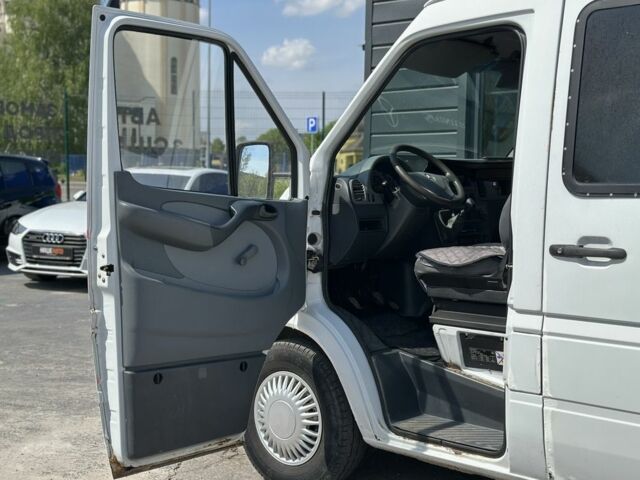 Белый Мерседес Sprinter, объемом двигателя 2.2 л и пробегом 500 тыс. км за 4600 $, фото 8 на Automoto.ua