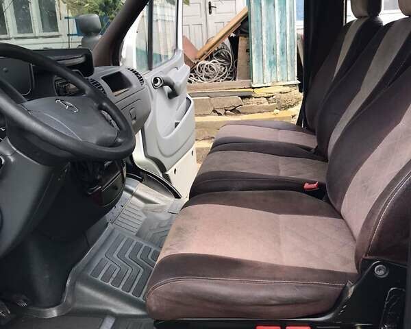 Белый Мерседес Sprinter, объемом двигателя 2.3 л и пробегом 559 тыс. км за 8800 $, фото 19 на Automoto.ua