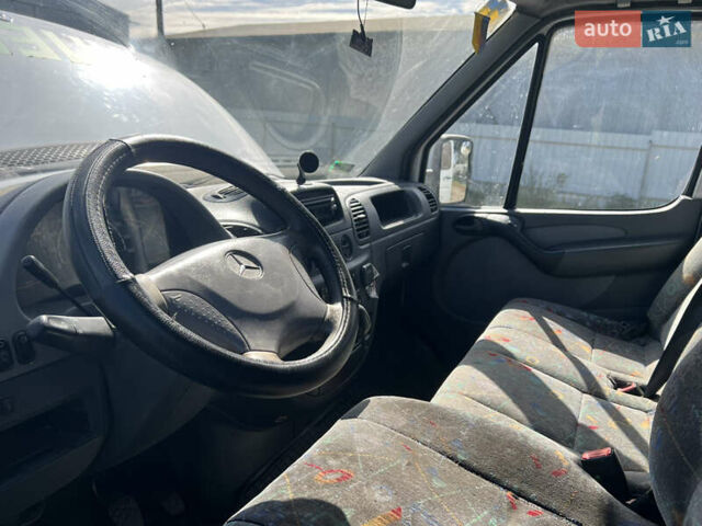 Белый Мерседес Sprinter, объемом двигателя 2.1 л и пробегом 343 тыс. км за 5950 $, фото 17 на Automoto.ua