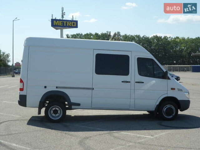 Белый Мерседес Sprinter, объемом двигателя 2.15 л и пробегом 658 тыс. км за 13900 $, фото 15 на Automoto.ua