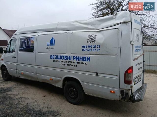 Белый Мерседес Sprinter, объемом двигателя 2.2 л и пробегом 306 тыс. км за 5050 $, фото 4 на Automoto.ua
