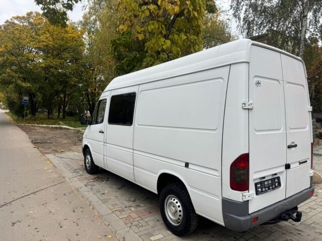 Белый Мерседес Sprinter, объемом двигателя 2.2 л и пробегом 450 тыс. км за 3200 $, фото 17 на Automoto.ua