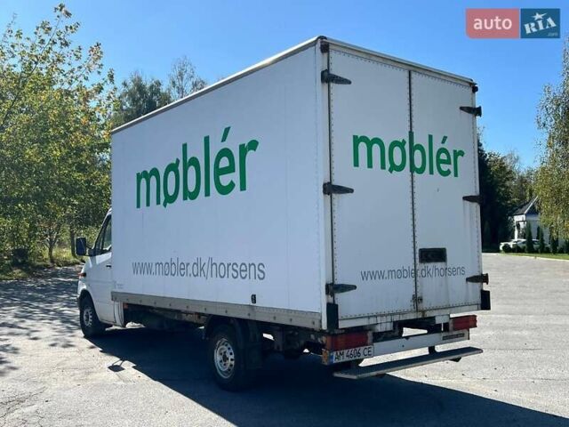 Белый Мерседес Sprinter, объемом двигателя 2.7 л и пробегом 391 тыс. км за 9500 $, фото 4 на Automoto.ua