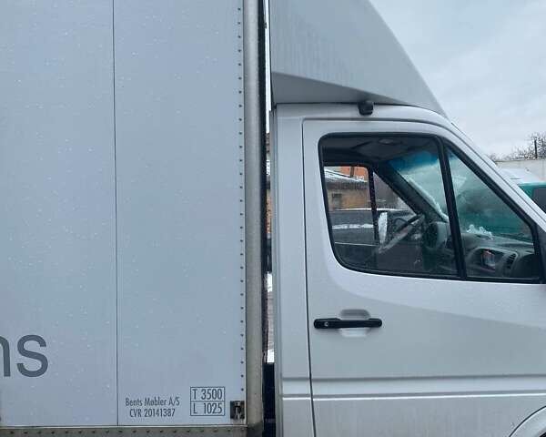 Белый Мерседес Sprinter, объемом двигателя 2.7 л и пробегом 391 тыс. км за 9500 $, фото 5 на Automoto.ua