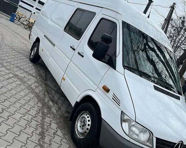 Белый Мерседес Sprinter, объемом двигателя 2.15 л и пробегом 301 тыс. км за 9500 $, фото 11 на Automoto.ua
