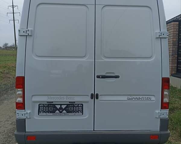 Белый Мерседес Sprinter, объемом двигателя 2.7 л и пробегом 260 тыс. км за 20900 $, фото 38 на Automoto.ua