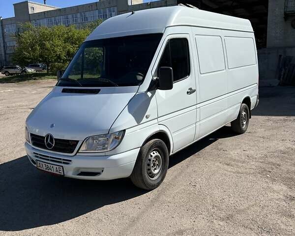 Белый Мерседес Sprinter, объемом двигателя 2.69 л и пробегом 755 тыс. км за 9500 $, фото 21 на Automoto.ua