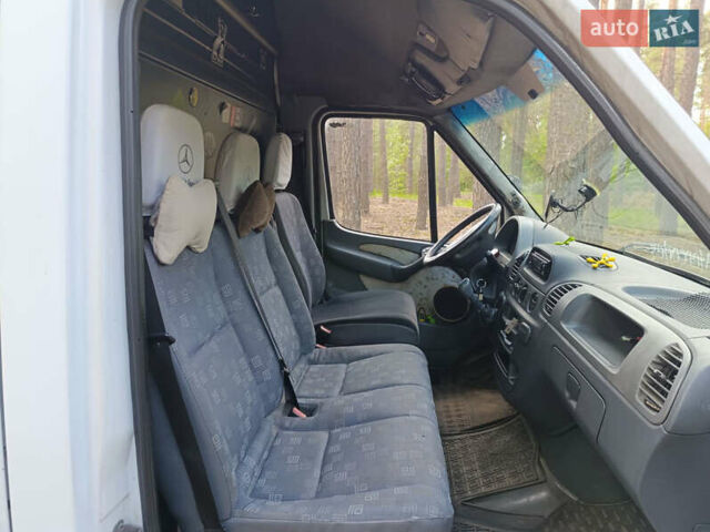 Белый Мерседес Sprinter, объемом двигателя 2.15 л и пробегом 487 тыс. км за 6900 $, фото 10 на Automoto.ua
