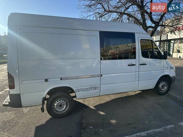 Белый Мерседес Sprinter, объемом двигателя 2.7 л и пробегом 630 тыс. км за 7700 $, фото 2 на Automoto.ua