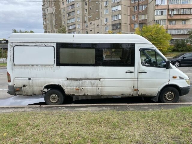 Белый Мерседес Sprinter, объемом двигателя 2.7 л и пробегом 550 тыс. км за 5800 $, фото 4 на Automoto.ua