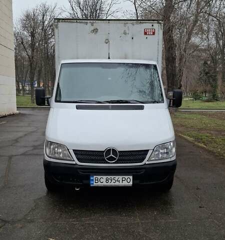 Белый Мерседес Sprinter, объемом двигателя 2.69 л и пробегом 370 тыс. км за 7500 $, фото 2 на Automoto.ua