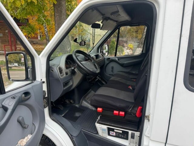 Белый Мерседес Sprinter, объемом двигателя 2.2 л и пробегом 450 тыс. км за 3200 $, фото 1 на Automoto.ua