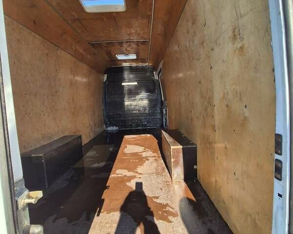 Белый Мерседес Sprinter, объемом двигателя 2.7 л и пробегом 465 тыс. км за 13800 $, фото 2 на Automoto.ua