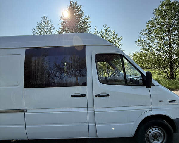 Белый Мерседес Sprinter, объемом двигателя 2.15 л и пробегом 573 тыс. км за 12500 $, фото 31 на Automoto.ua