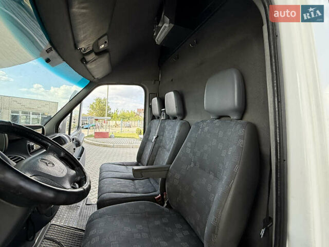 Белый Мерседес Sprinter, объемом двигателя 2.15 л и пробегом 931 тыс. км за 7400 $, фото 19 на Automoto.ua