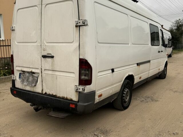 Белый Мерседес Sprinter, объемом двигателя 2.2 л и пробегом 500 тыс. км за 3300 $, фото 7 на Automoto.ua