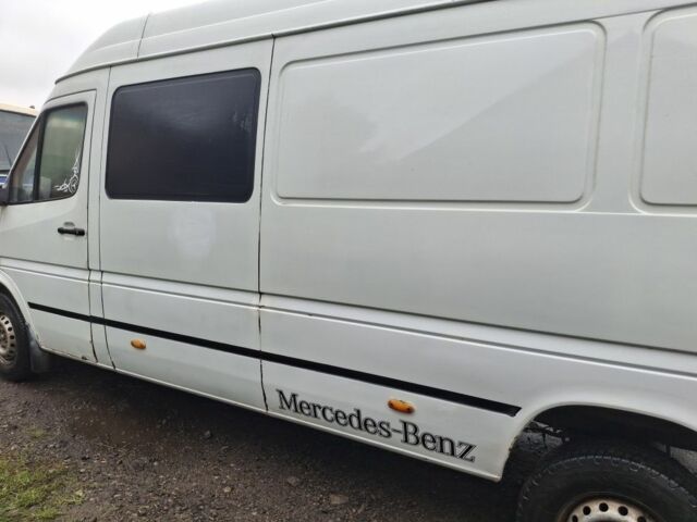 Білий Мерседес Sprinter, об'ємом двигуна 2.1 л та пробігом 400 тис. км за 3800 $, фото 3 на Automoto.ua