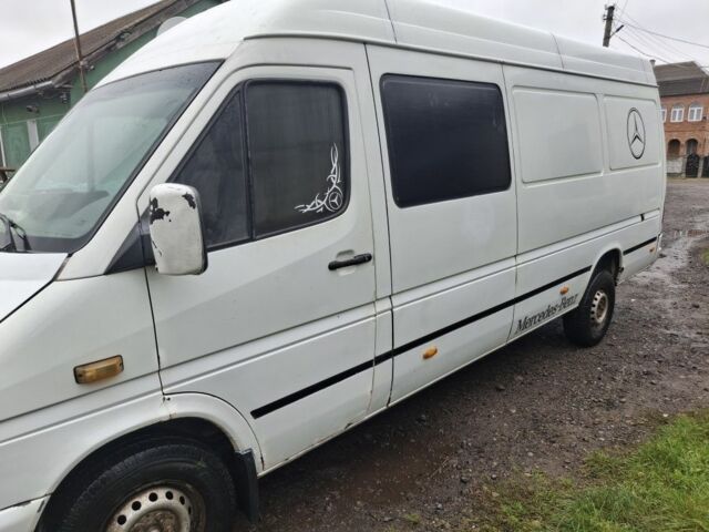 Білий Мерседес Sprinter, об'ємом двигуна 2.1 л та пробігом 400 тис. км за 3800 $, фото 2 на Automoto.ua
